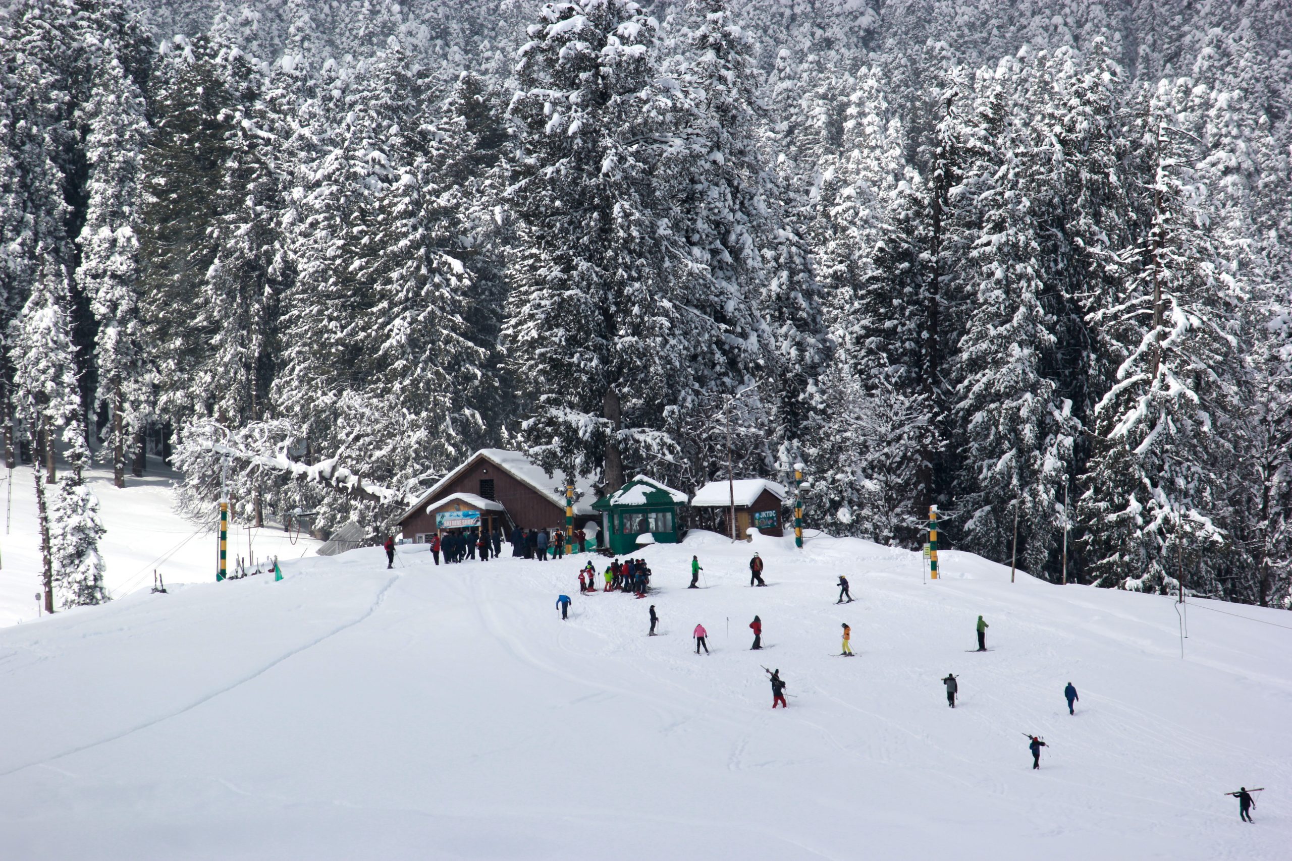 Top 10 Skiing Destinations Of India