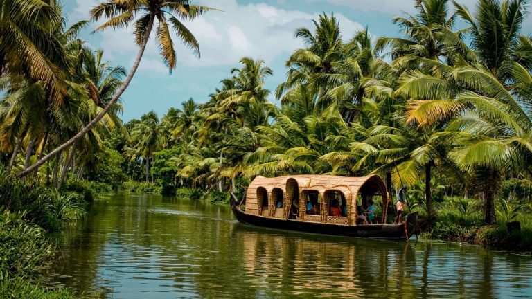 11 Best Places to Visit in South India in December 2024: How to Reach, Where to Stay, Homestays