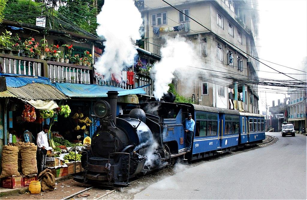 Hidden Waterfalls in Darjeeling, Secret Markets & More Uncovered!