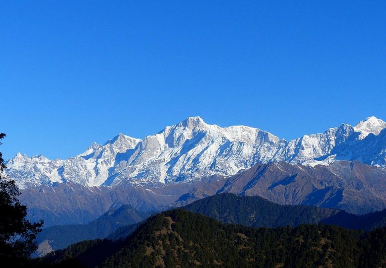Budget-Friendly Winter Trips in India (Peak Season Travel Hacks)