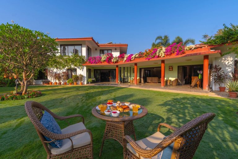 From Romantic Getaways to Reunions: Top Reasons to Book a Villa