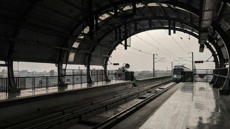 How to Reach Delhi: Your Guide to Traveling to India’s Capital