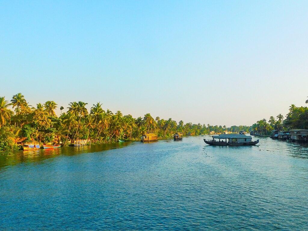 Alleppey or Kumarakom? Which Of These Places To Visit In Kerala During Summer