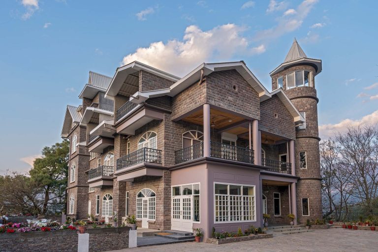 Stay at These Homestays in Himachal Pradesh for a Dreamy Summer Getaway