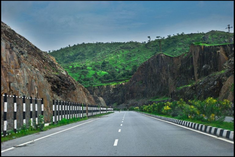 Summer Road Trips in India – Scenic Routes to Take in 2025