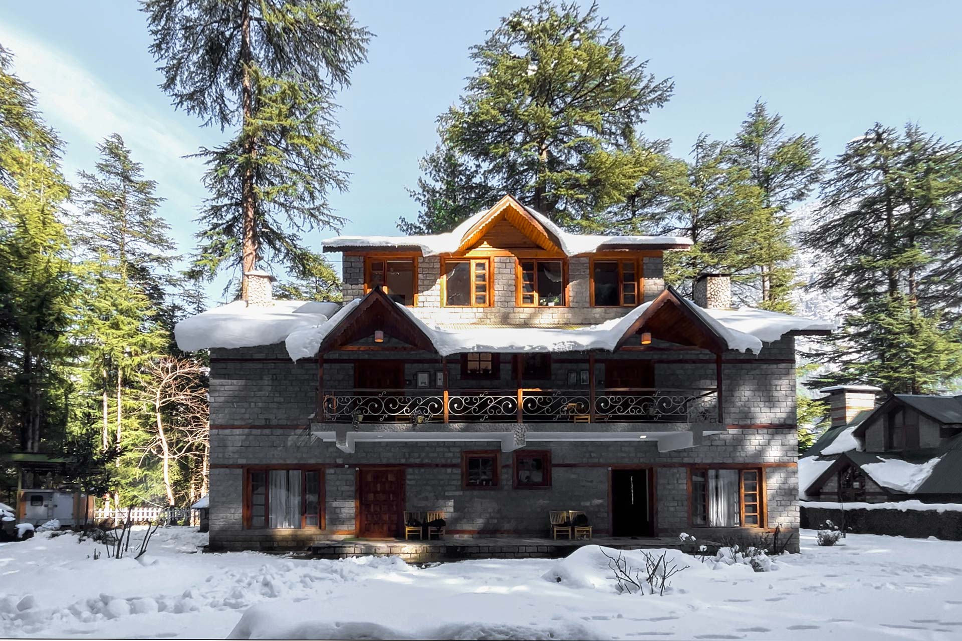 10 Villas in India Where You Can Experience Snow This Winter (2025 Edition)