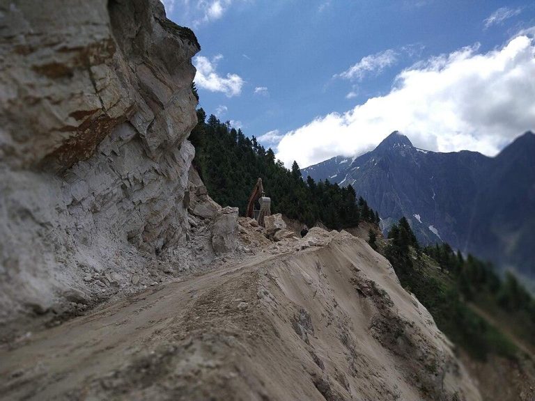 10 Most Dangerous Roads in India You Should Avoid