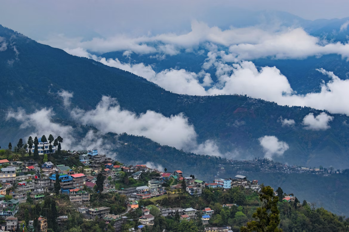 The Complete Guide to Homestays in Darjeeling: Experience the Hills Like a Local