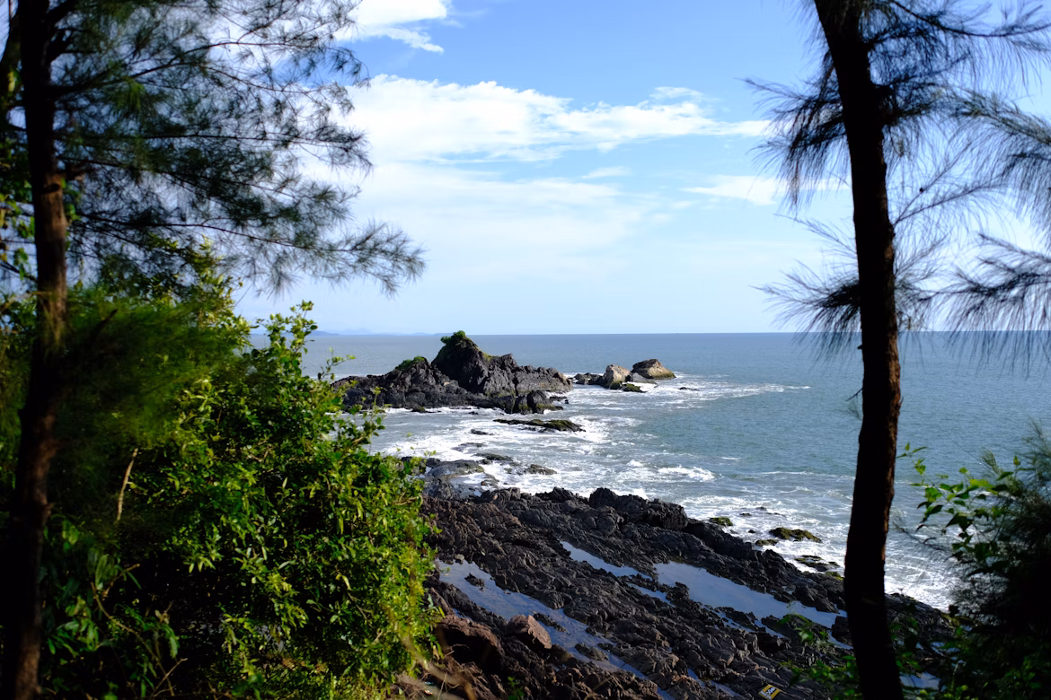 Alibaug or Harihareshwar – Which beach destination near Mumbai Should You Visit This Weekend?