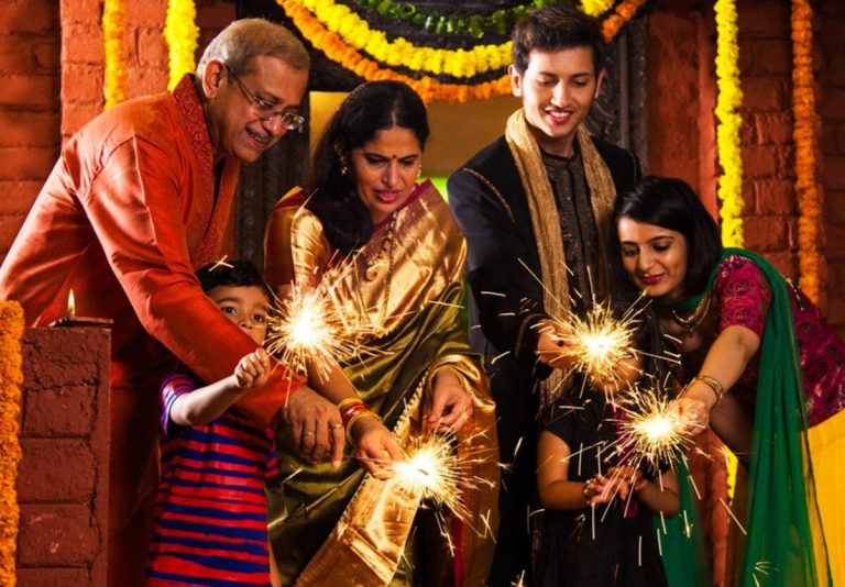 Dussehra and Diwali Festival Experiences in Delhi, Varanasi, and Jaipur