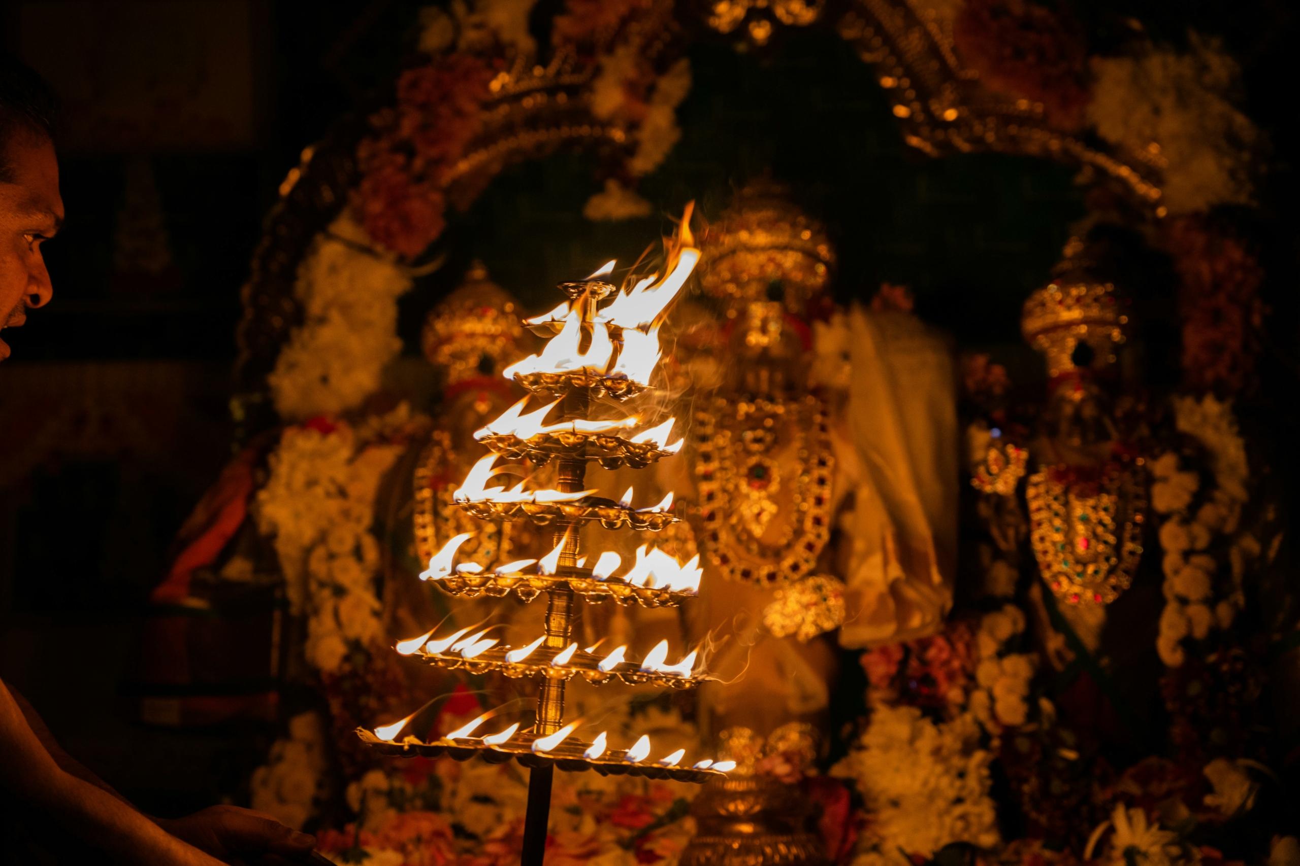 Ganga Aarti & Dev Deepavali Varanasi 2026: Timings, Best Ghats & How to Watch