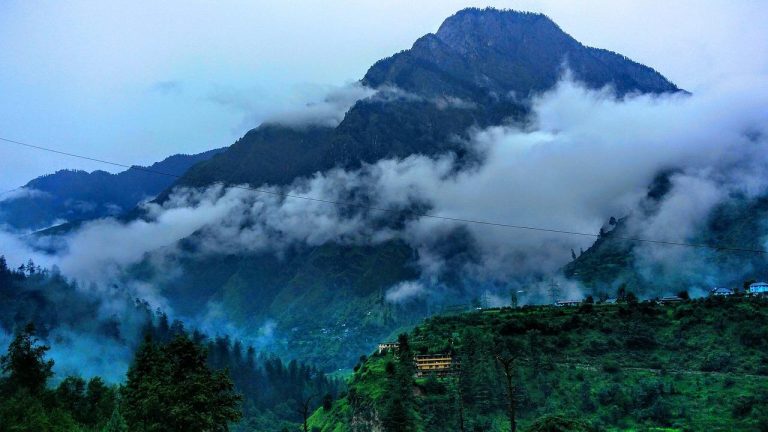हिमाचल प्रदेश का मौसम सितंबर और अक्टूबर 2026: क्या उम्मीद करें + मानसून में घूमने की बेहतरीन जगहें