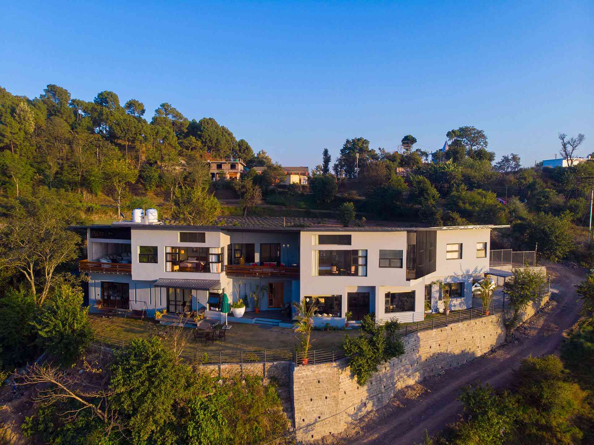 Nivriti: Experience Luxury and Comfort in Kasauli with StayVista