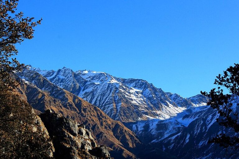 India ki sabse unchi choti: उत्तर और दक्षिण भारत के उच्चतम शिखरों का सफर