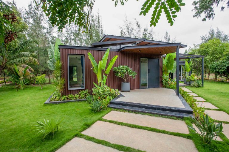 Cargo Haus: A Striking Modern Retreat Among Villas in Bangalore