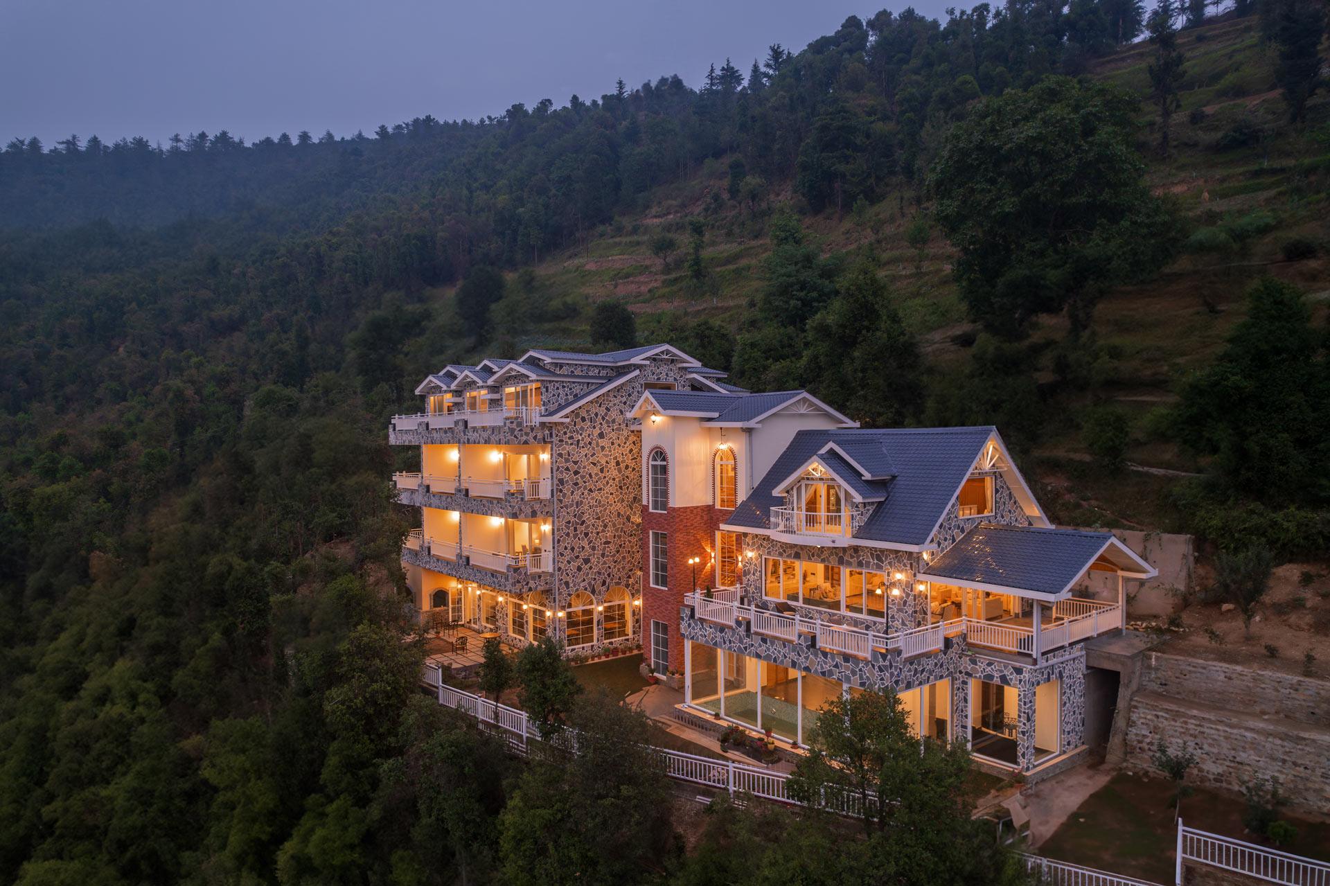The Mohru Estate: A Modern Mountain Haven in Chail