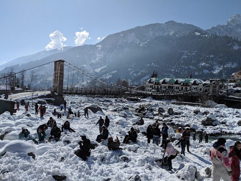 Manali in January-February 2026: A Complete Winter Guide to Snow, Skiing & Valentines Fun