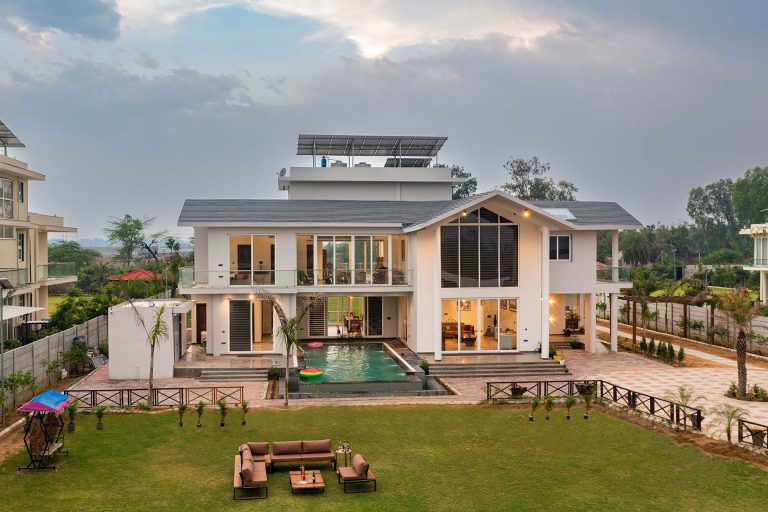 Francolin Farmstay: A Serene Villa in New Delhi Wrapped in Sohna’s Quiet Countryside