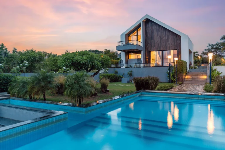 Goodbye Monday Blues: Flat 26% Off Luxury Villa Stays with StayVista in 2026