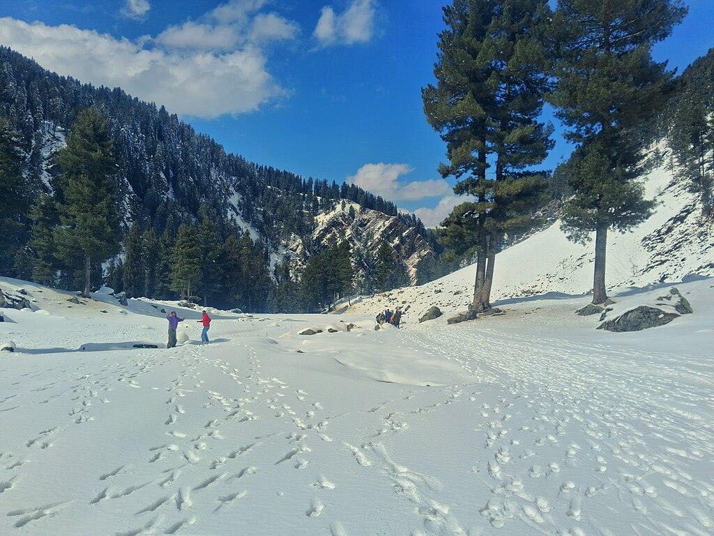 February me snowfall kaha hota hai? भारत में फरवरी में बर्फ देखने की पूरी गाइड