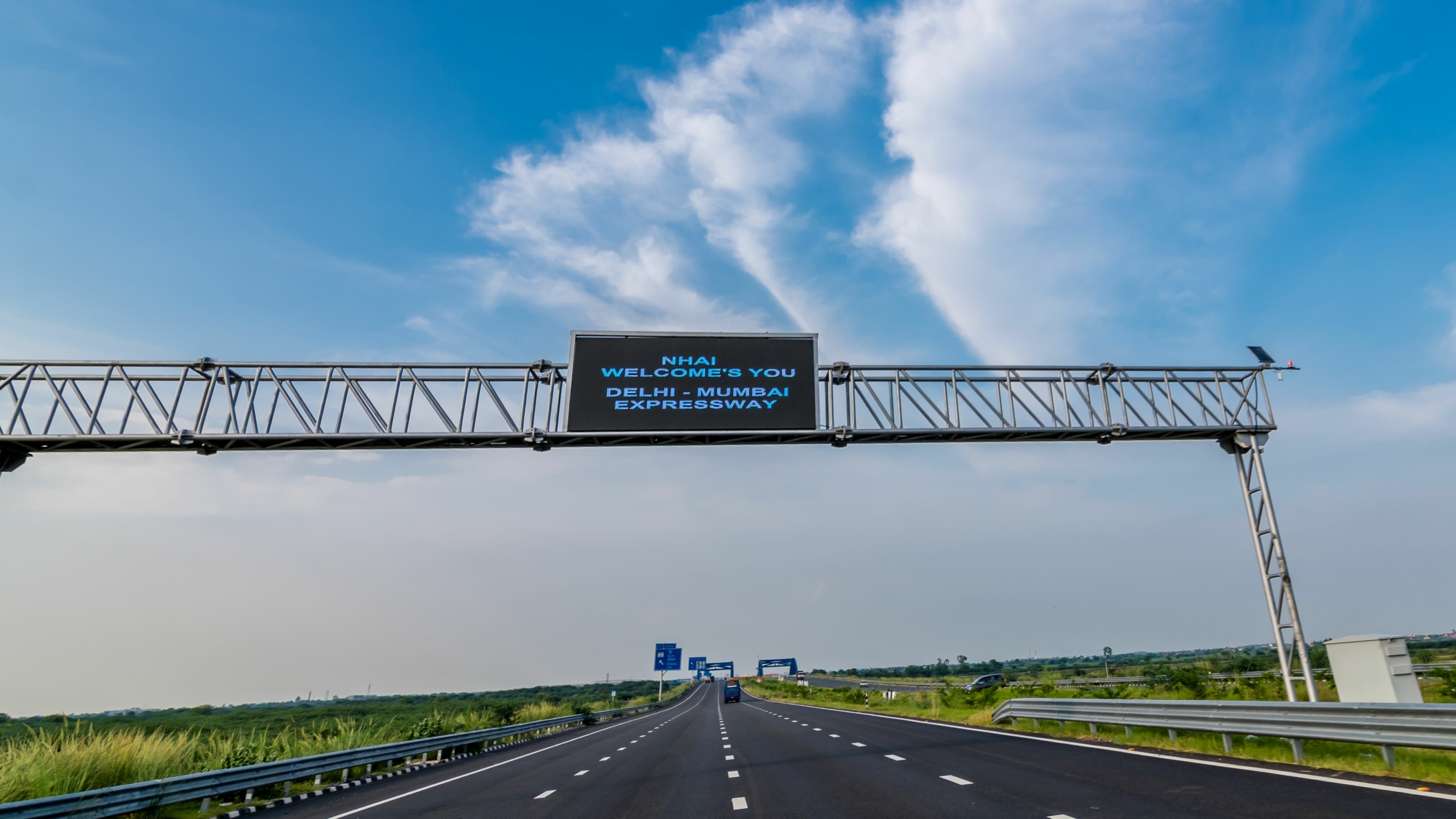 Delhi–Mumbai Expressway 2026: Route, Tolls & Travel Time Guide